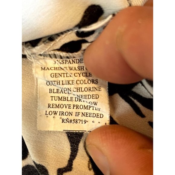 Notations Women Henley Blouse Top Animal Leaf Print Snap Front Button Black Whit - Picture 6 of 7